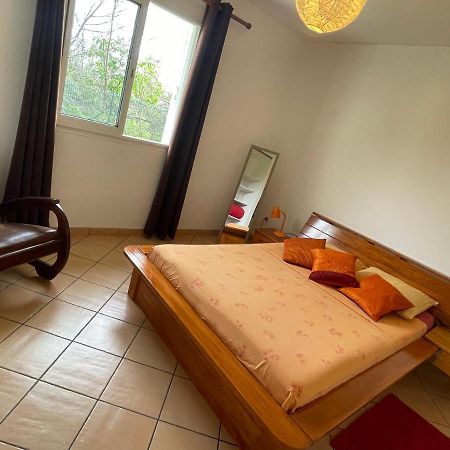 Villa Au Pied Du Volcan 勒唐蓬 外观 照片
