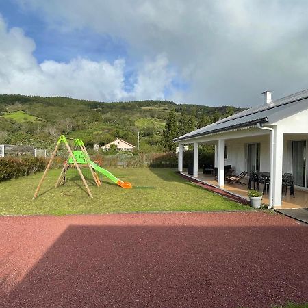 Villa Au Pied Du Volcan 勒唐蓬 外观 照片