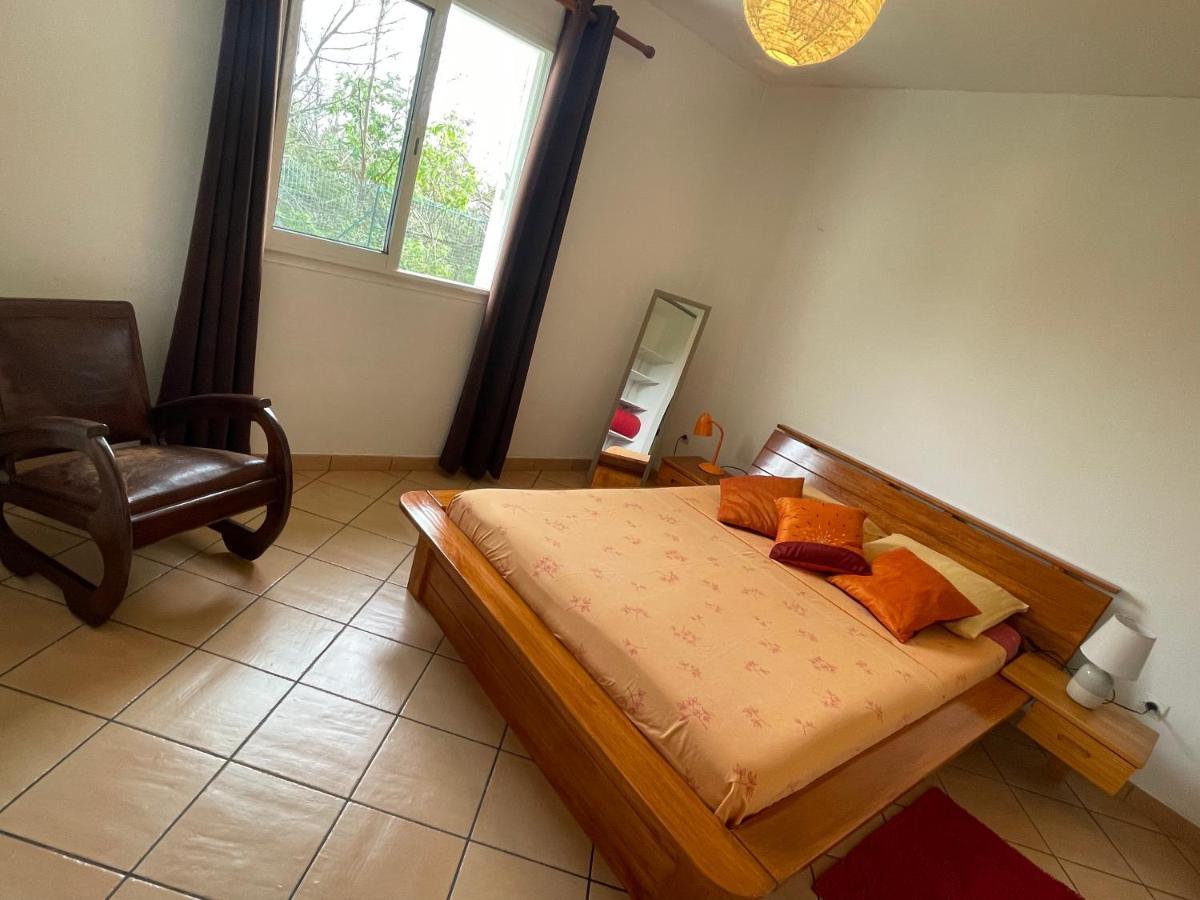 Villa Au Pied Du Volcan 勒唐蓬 外观 照片